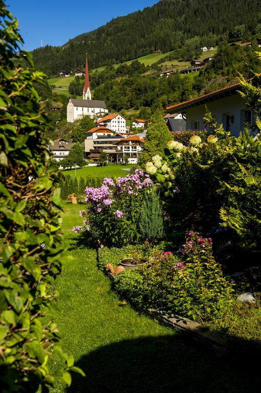 Garni Fischer Oetz Exterior photo